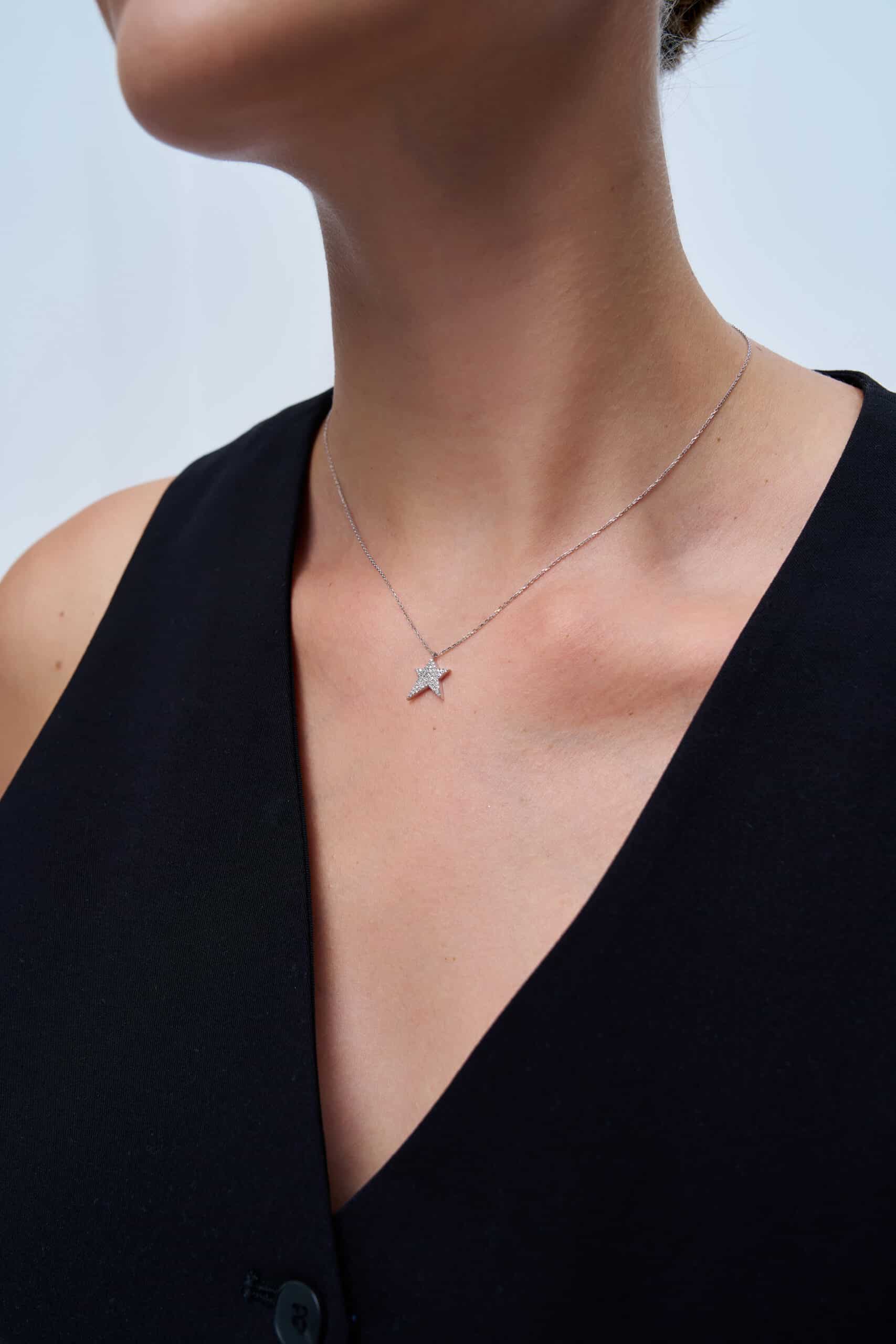 0.15 Karat Tasarım Pırlanta Kolye